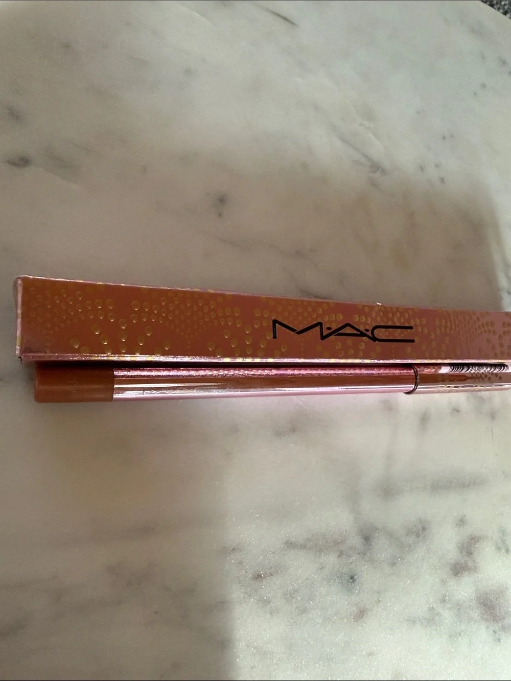 MAC Cosmetics PowerPoint Eye Pencil Bubbles & Bows holiday Shade No Way Rosé
